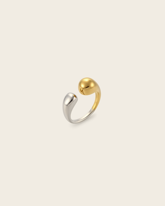 Bicolor Embrace Ring